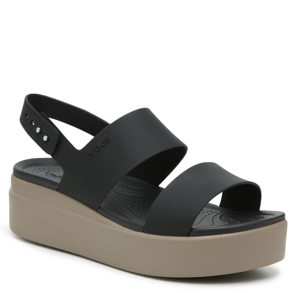 NWOT women’s crocs sandals